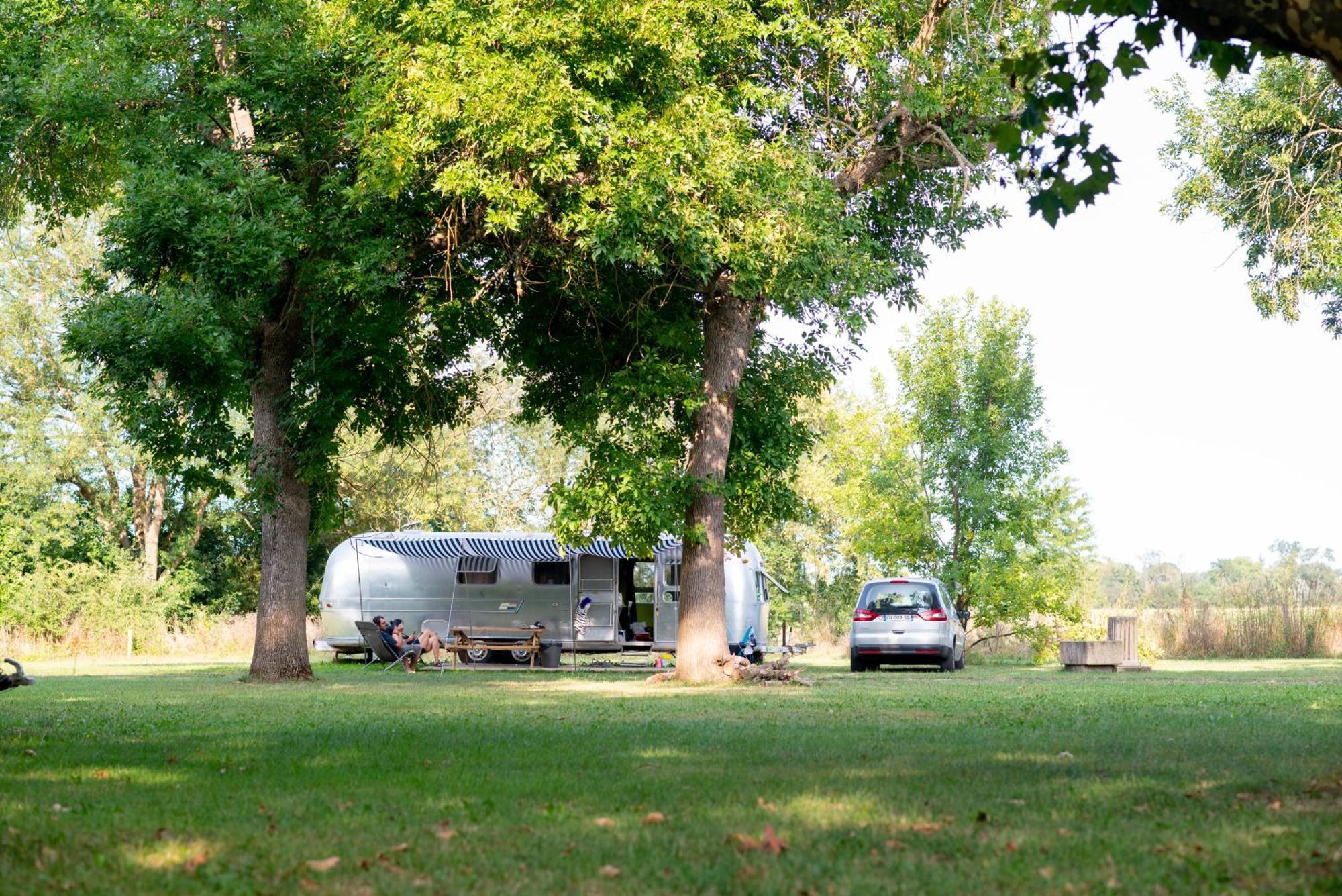 Camping De Thoissey *** エクステリア 写真