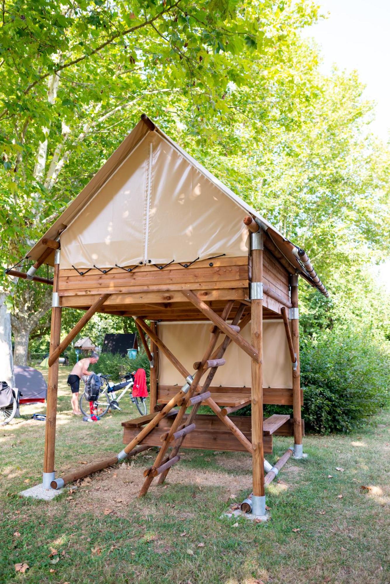 Camping De Thoissey *** エクステリア 写真