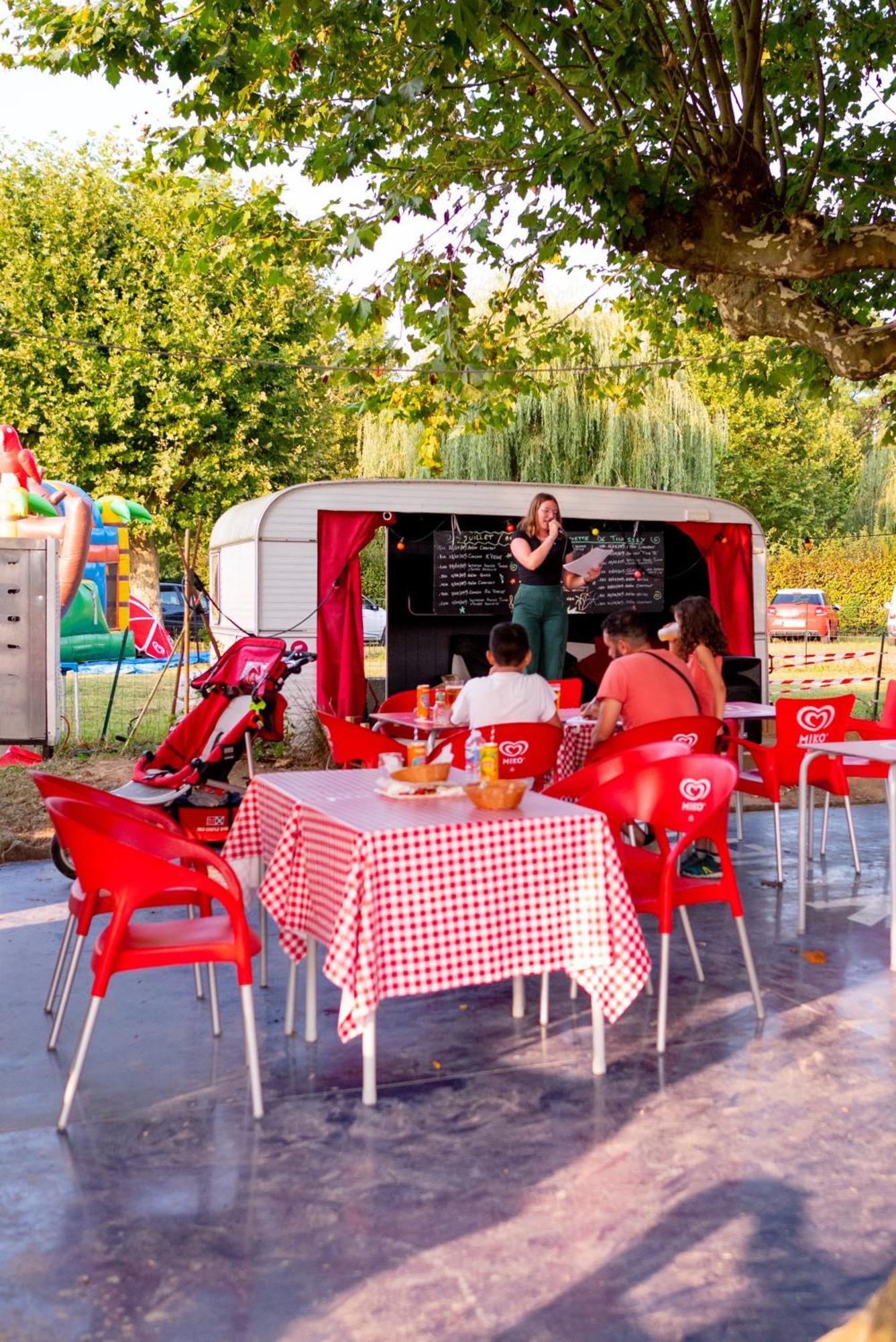 Camping De Thoissey *** エクステリア 写真