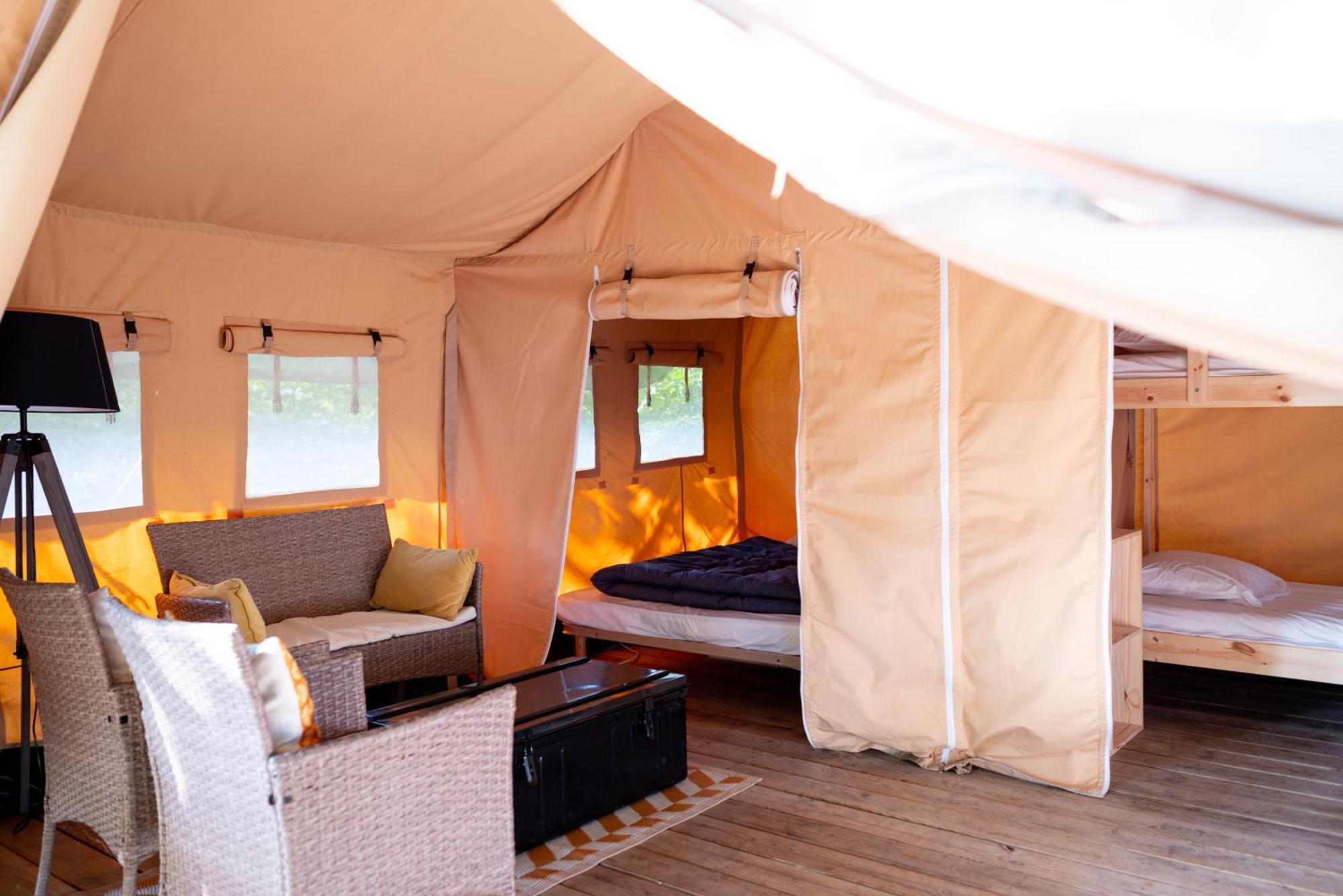 Camping De Thoissey *** エクステリア 写真